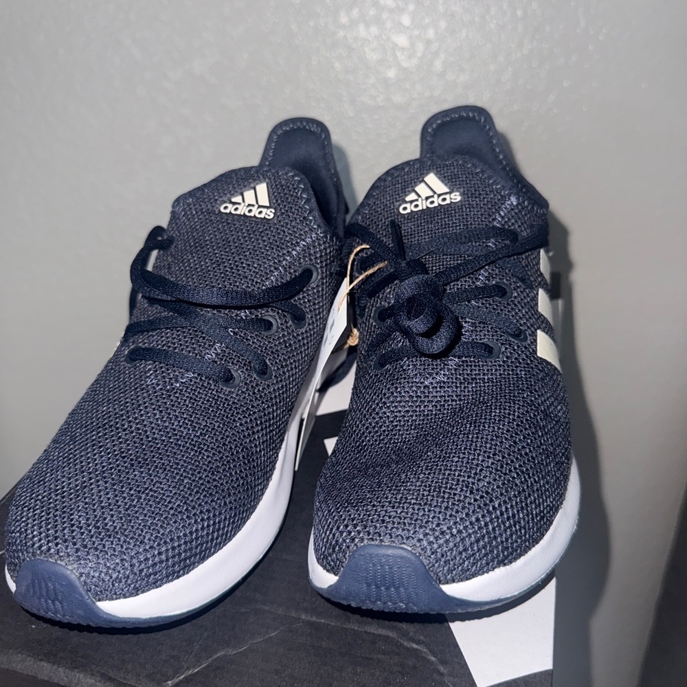 Adidas Women’s Navy/Cream Cloudfoam Sneakers - Picture 4 of 5